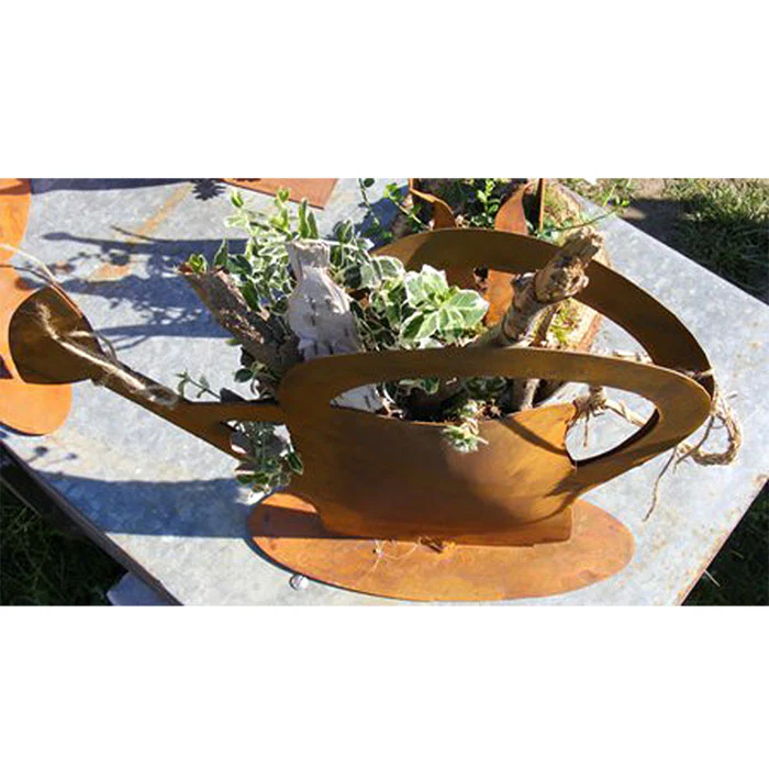 Rostige Vintage Gießkanne zum Bepflanzen – Bild 3